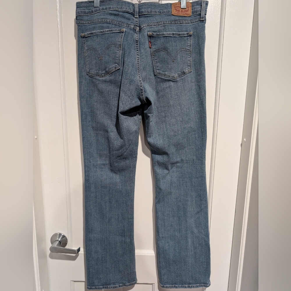 Levi's Jeans - Picture 2 of 5